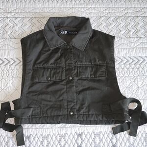 Zara Black Gray/Green Cropped Adjustable Vest Sz S